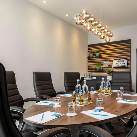 호텔 Vienna House Easy By Wyndham Frankfurt Airport 4*