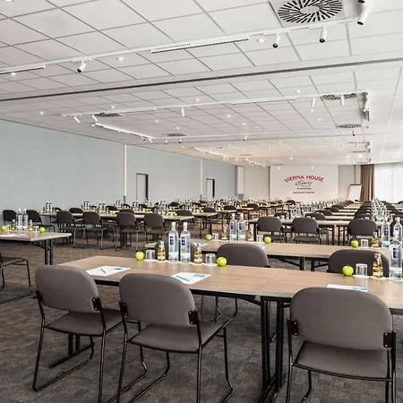 호텔 Vienna House Easy By Wyndham Frankfurt Airport 4*