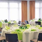 Vienna House Easy By Wyndham Frankfurt Airport Ξενοδοχείο 4*