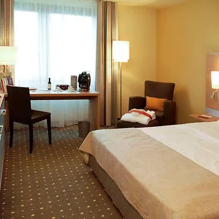 Sunday Frankfurt Airport 4*